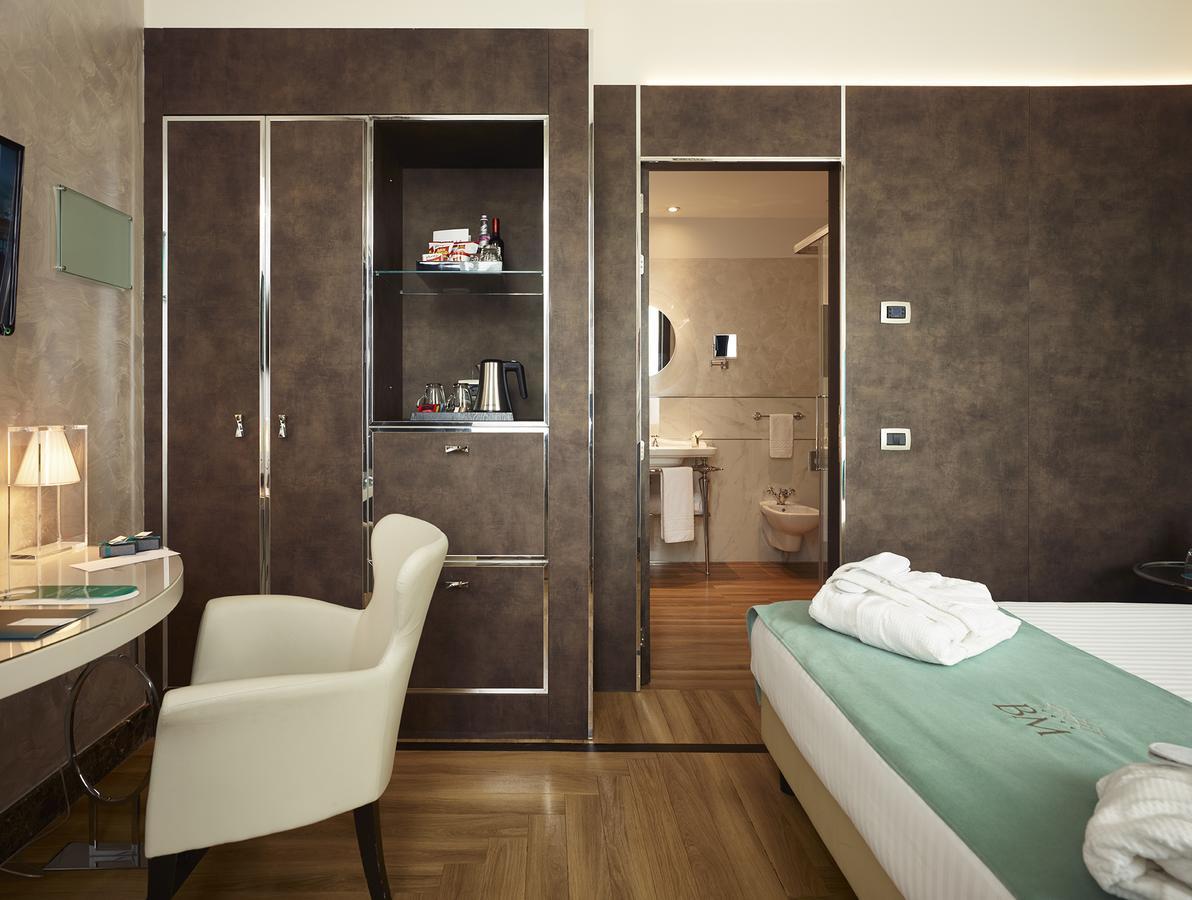 Doppel- oder Zweibettzimmer